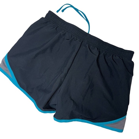Under Armour running shorts‎ size S - Picture 2 of 5